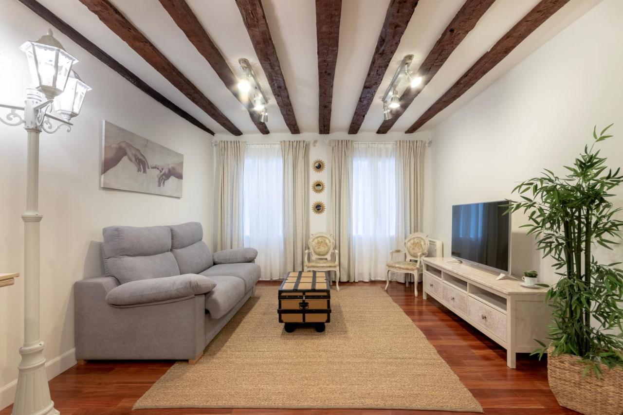 Precioso apartamento con Entrada autónoma en el Casco Viejo Bilbao Exterior foto